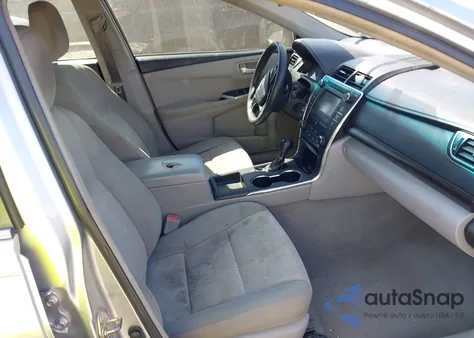 2015 Toyota Camry Le z USA, uszkodzony, nr VIN 4T4BF1FK2FR445347